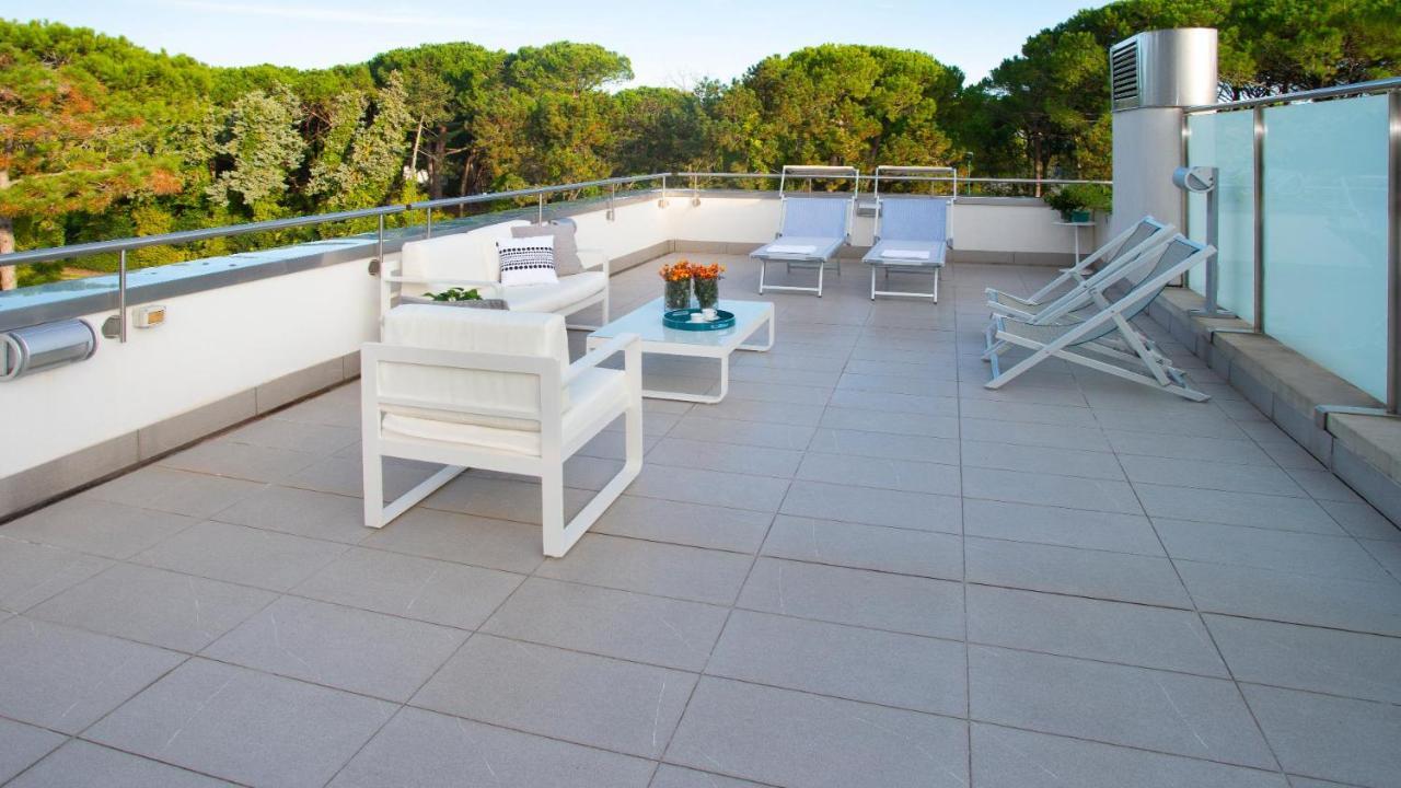 Villa Riva Beachfront Lignano Sabbiadoro Exteriör bild